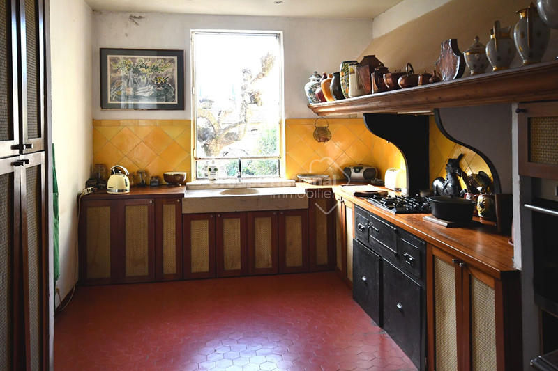 Maison - 320 m² - 13 pièces