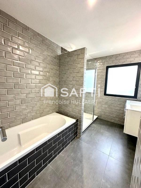 Maison - 121 m² - 6 pièces