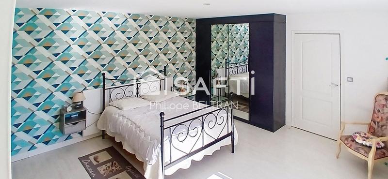 Maison - 260 m² - 7 pièces