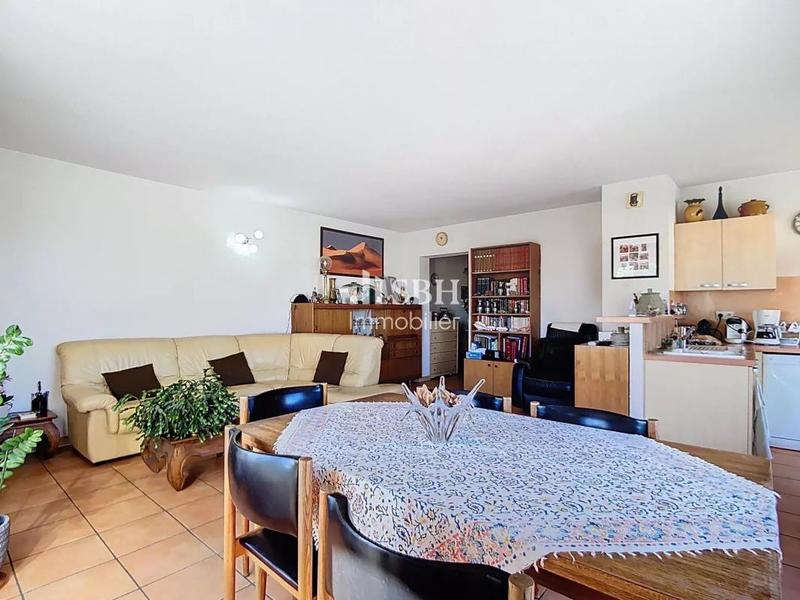 Appartement - 81 m² - 3 pièces