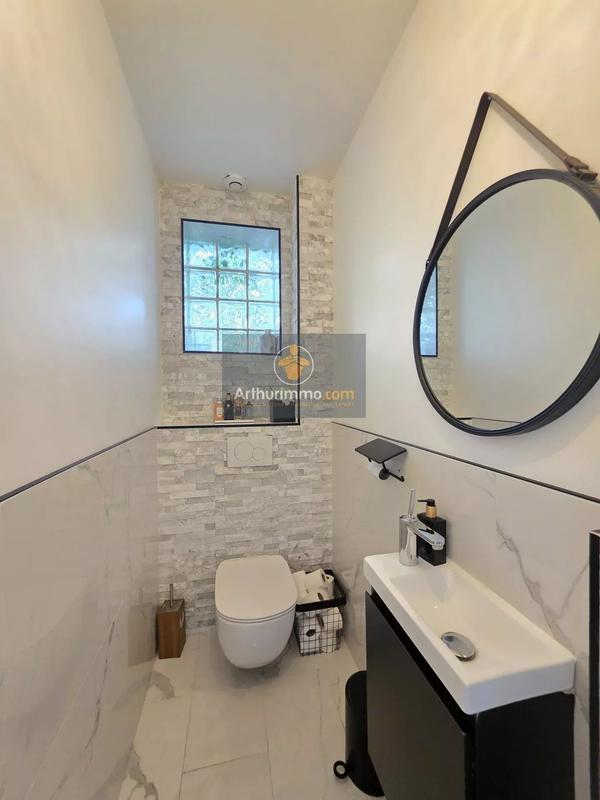 Maison - 180 m² - 6 pièces