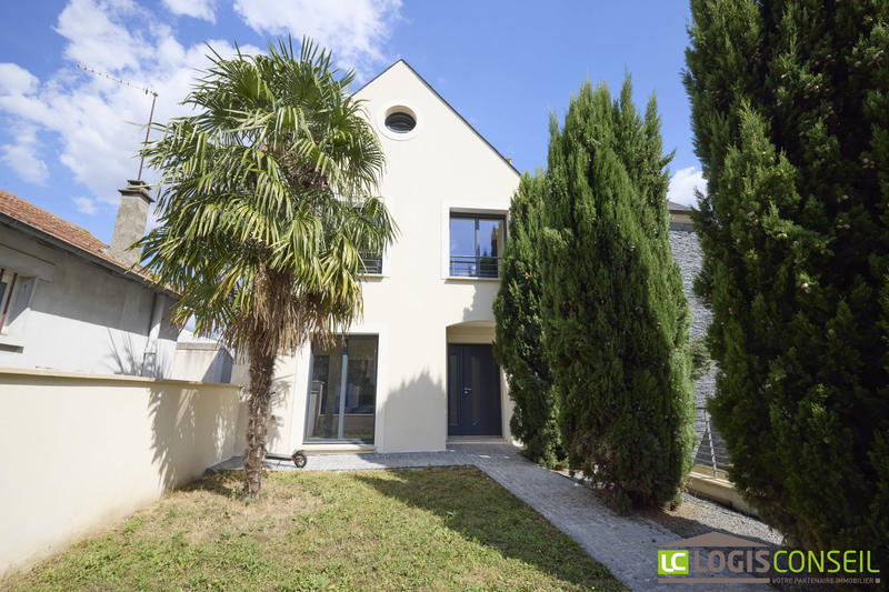 Maison contemporaine - 216 m² - 8 pièces