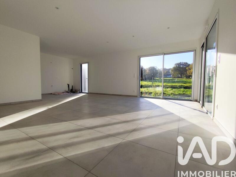 Maison - 95 m² - 5 pièces