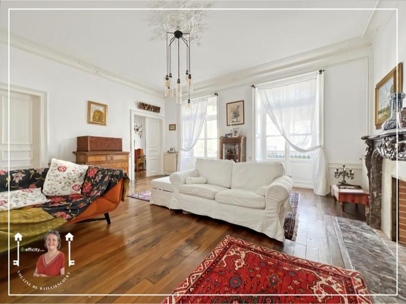 Maison - 430 m² - 12 pièces