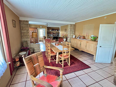 Maison - 246 m² - 9 pièces