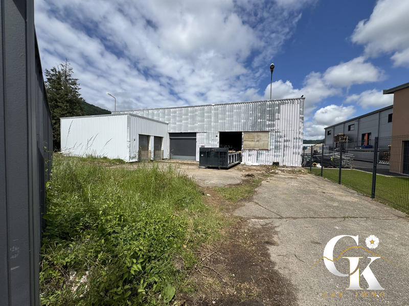 Local d'activités - 2 385 m²