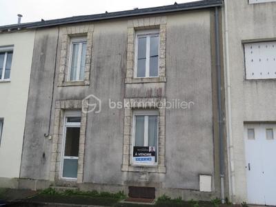Maison - 98 m² - 5 pièces