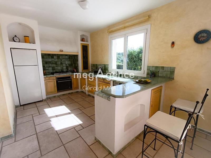 Maison - 250 m² - 7 pièces