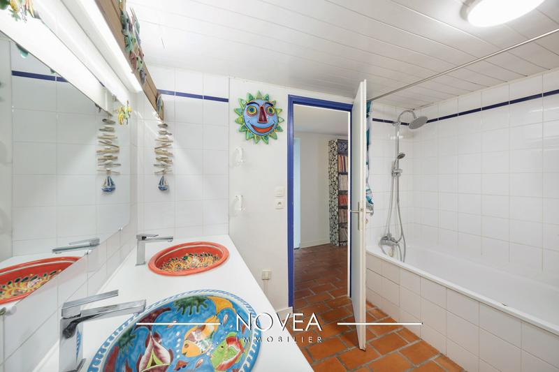 Maison ancienne - 205 m² - 8 pièces