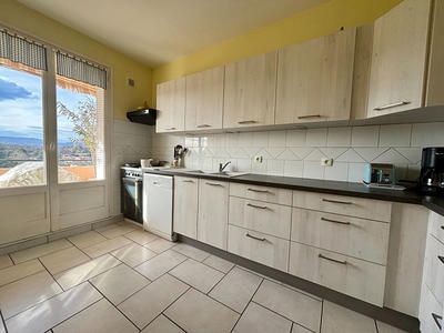 Appartement - 153 m² - 6 pièces