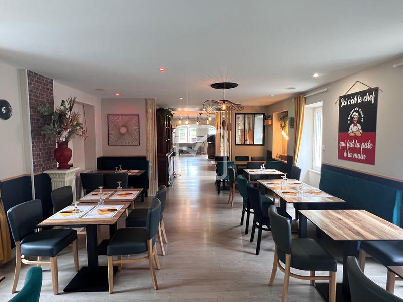 Maison - 418 m² - 20 pièces