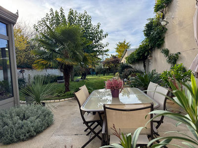 Maison - 182 m² - 8 pièces