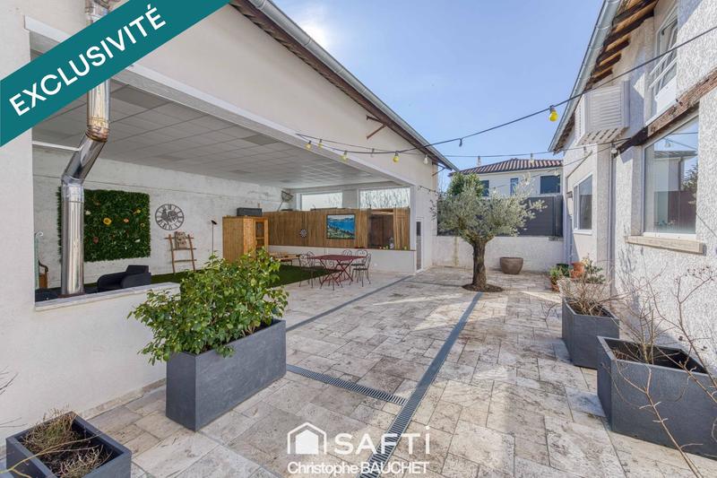 Maison - 252 m² - 5 pièces