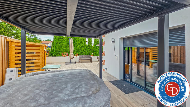 Maison - 90 m² - 4 pièces