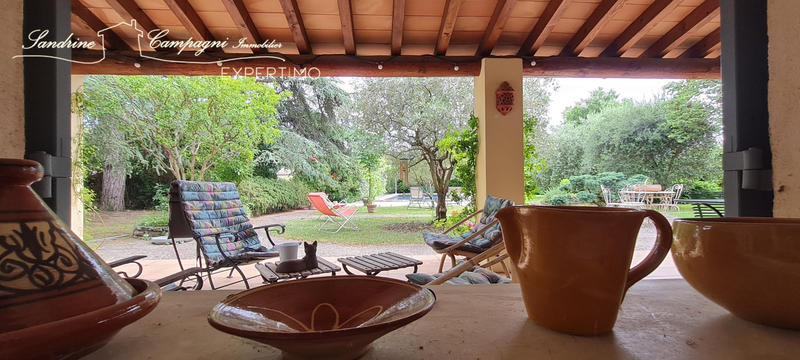 Maison - 202 m² - 7 pièces