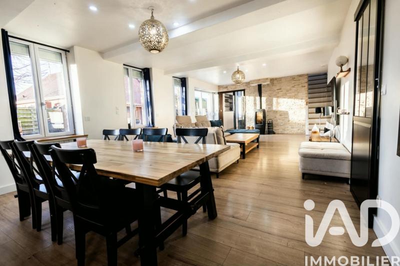 Maison - 210 m² - 9 pièces