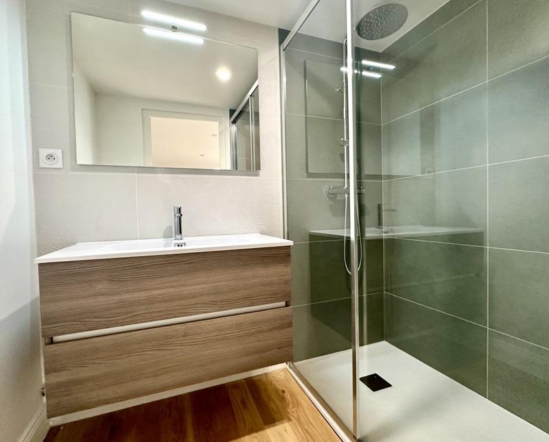 Maison - 330 m² - 10 pièces