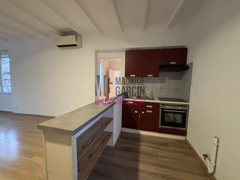 Maison - 312 m² - 9 pièces