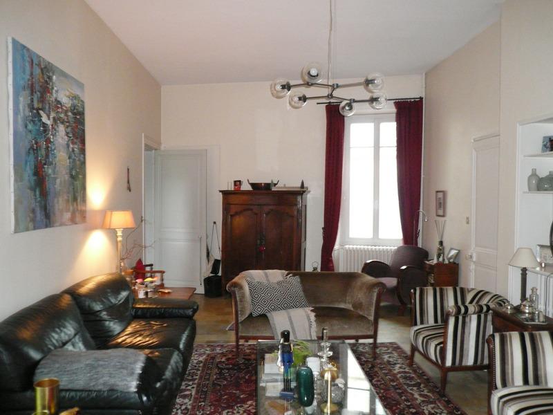 Maison de ville - 261 m² - 11 pièces