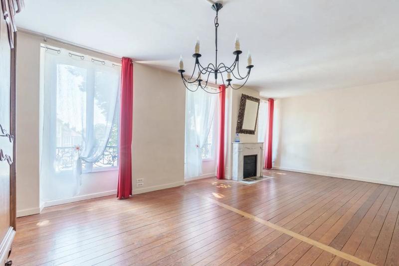 Maison - 201 m² - 9 pièces