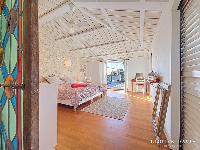 Villa - 280 m² - 9 pièces