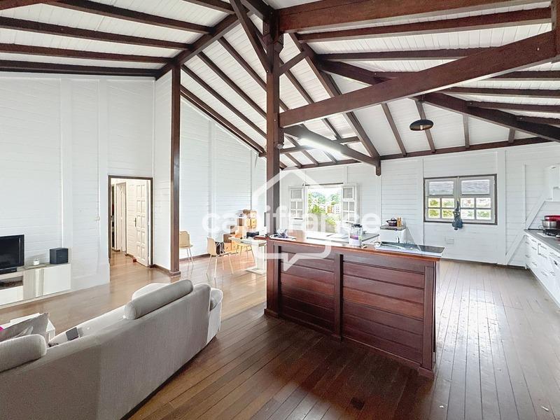 Maison - 380 m² - 11 pièces