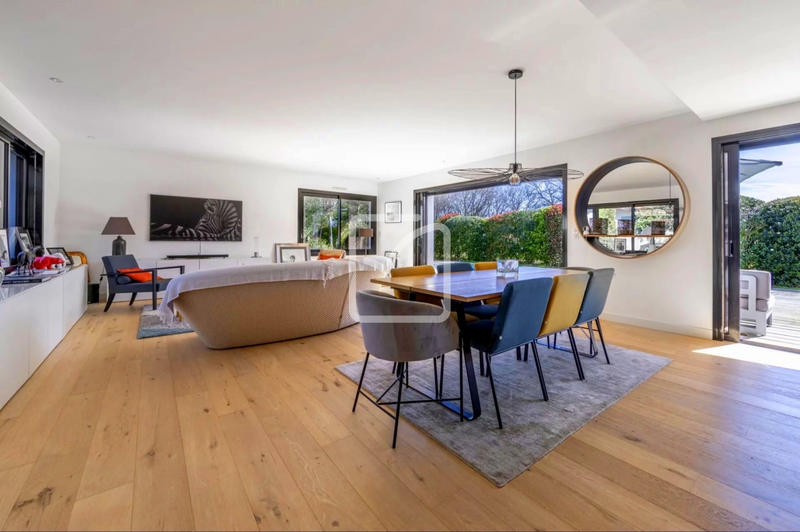 Maison - 160 m² - 6 pièces