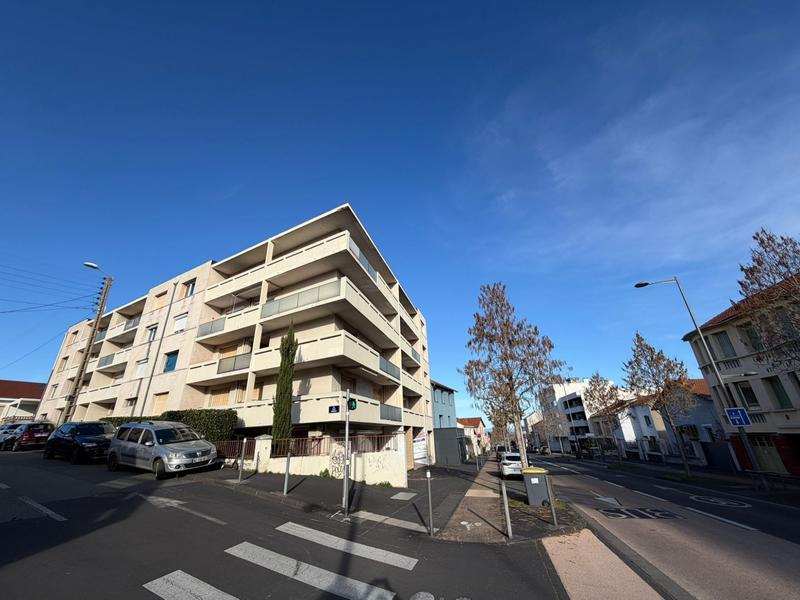 Appartement - 92 m² - 5 pièces