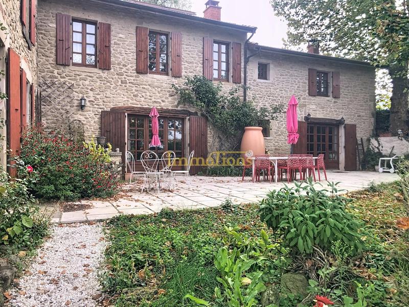 Maison - 354 m² - 12 pièces