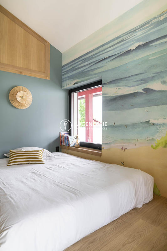 Maison - 300 m² - 8 pièces