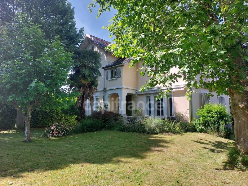 Maison bourgeoise - 252 m² - 8 pièces