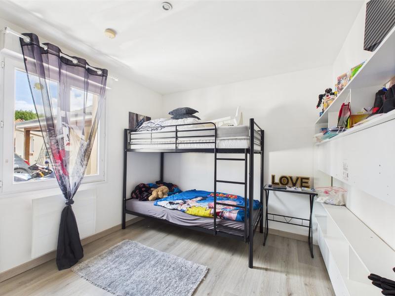 Maison - 180 m² - 9 pièces