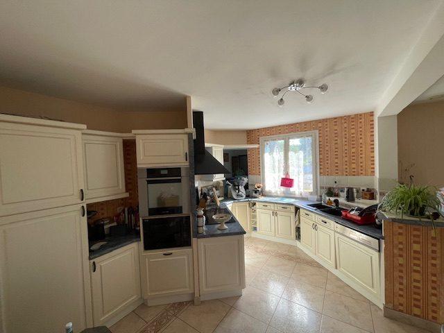 Maison - 223 m² - 9 pièces