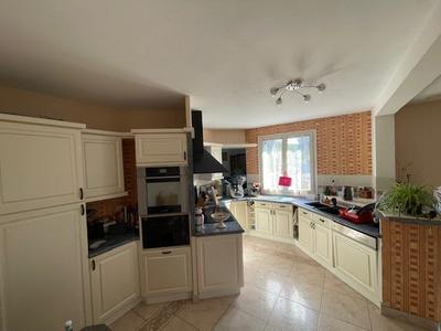 Maison - 223 m² - 9 pièces