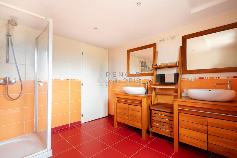 Maison - 320 m² - 7 pièces