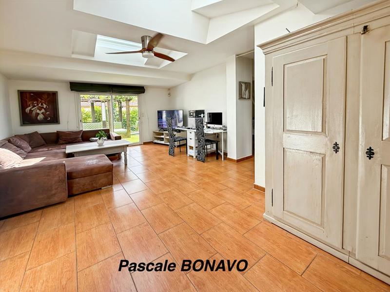 Maison - 324 m² - 13 pièces