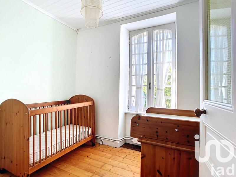 Maison - 390 m² - 4 pièces