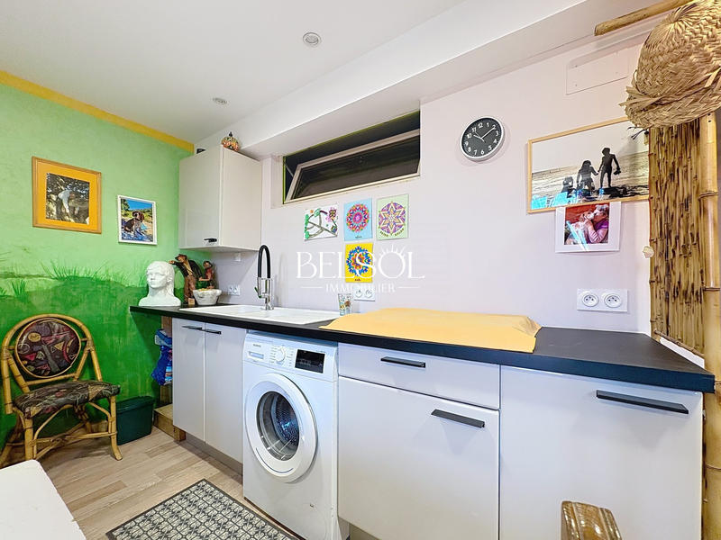 Maison - 210 m² - 6 pièces