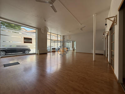 Local commercial - 112 m²