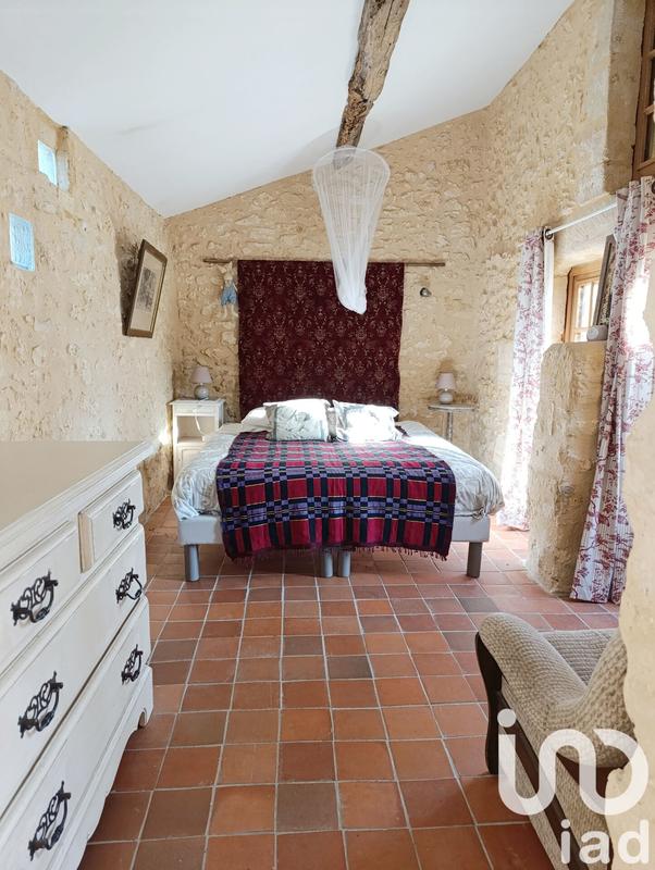 Maison - 230 m² - 7 pièces