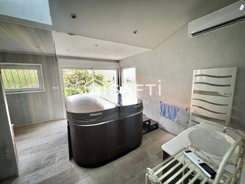 Maison de maîtres - 302 m² - 9 pièces