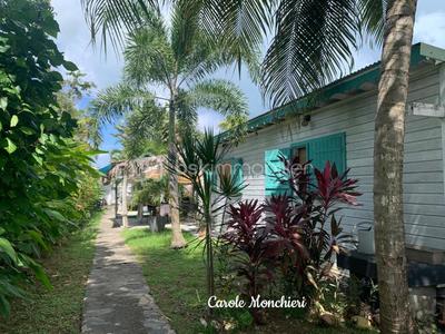 Propriété - 387 m² - 18 pièces