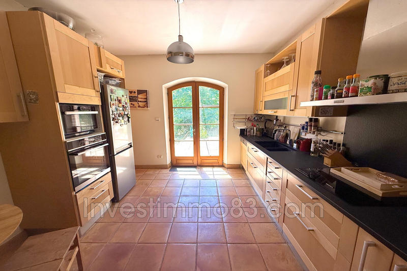 Maison - 200 m² - 7 pièces