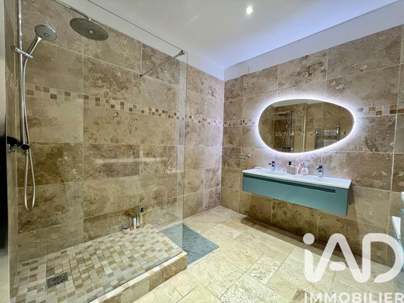 Maison - 244 m² - 9 pièces