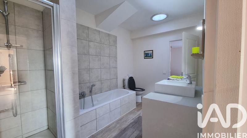 Maison - 274 m² - 9 pièces