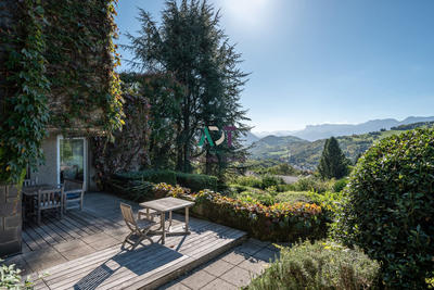 Maison - 220 m² - 8 pièces