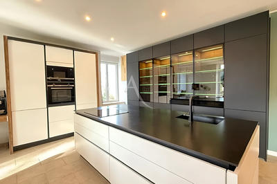 Maison - 268 m² - 6 pièces