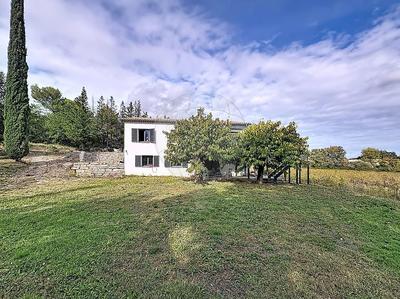 Maison - 207 m² - 7 pièces