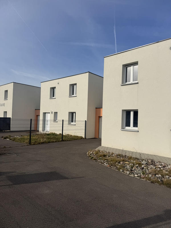 Maison - 96 m² - 5 pièces