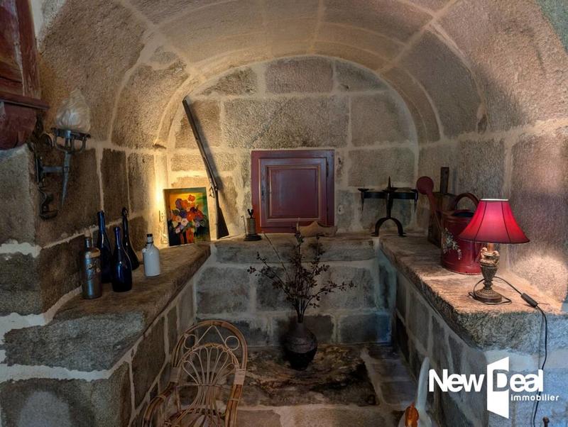 Propriété - 230 m² - 10 pièces